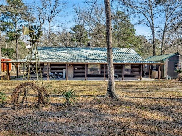 view of front facade with an outdoor structure