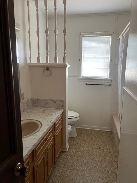 365 Roughrider Dr, Center, TX 75935 - bathroom with toilet, vanity, ornamental molding, and shower / bath combination with curtain