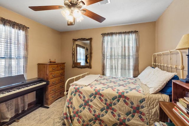 bedroom with ceiling fan