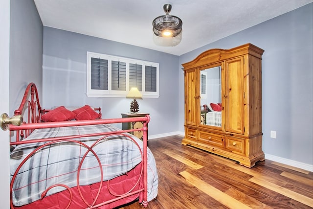 160 Somerset, Milam, TX 75959 - bedroom featuring hardwood / wood-style floors
