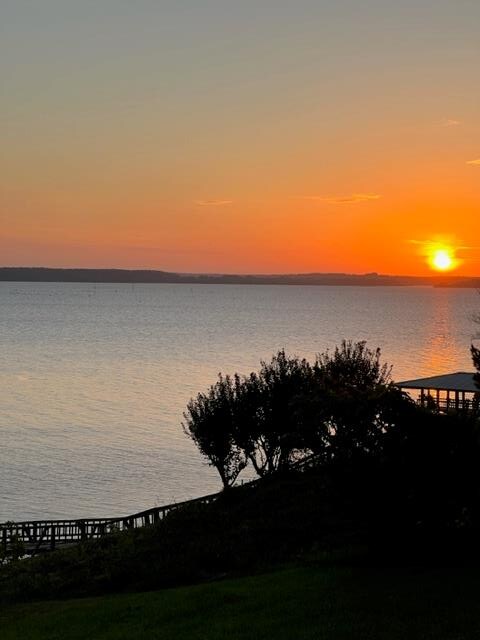 160 Somerset, Milam, TX 75959 - view of water feature