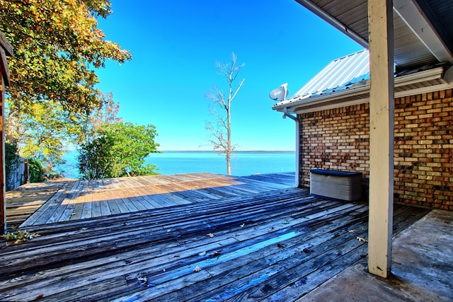 160 Somerset, Milam, TX 75959 - deck featuring a water view