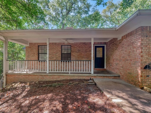 property entrance featuring covered porch