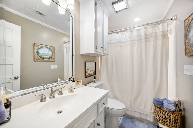1405 Oak Hill Pl, Lufkin, TX 75904 - bathroom featuring vanity, crown molding, a textured ceiling, and a shower with curtain