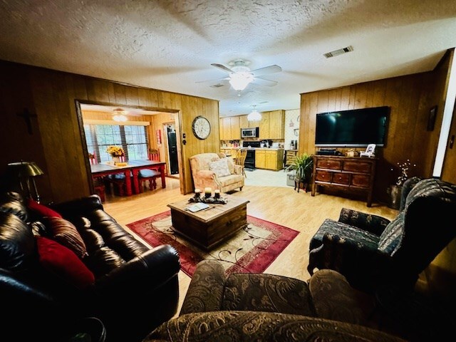 444 Lakewood Dr, Jasper, TX 75951 - photo 5