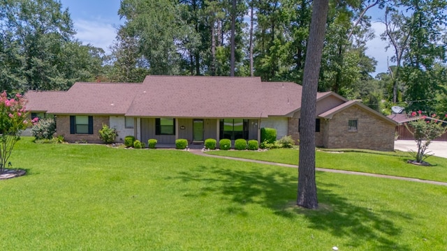 4 Pinemont Pl, Lufkin, TX 75904 - ranch-style home featuring covered porch, a front lawn, and brick siding