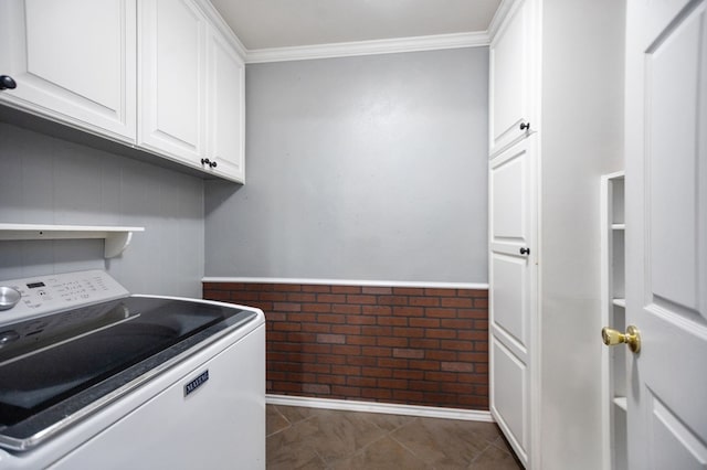 4 Pinemont Pl, Lufkin, TX 75904 - laundry room featuring washer / dryer, a wainscoted wall, cabinet space, and ornamental molding