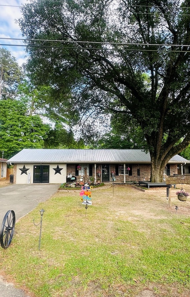 229 Pine Ter, Center, TX 75935