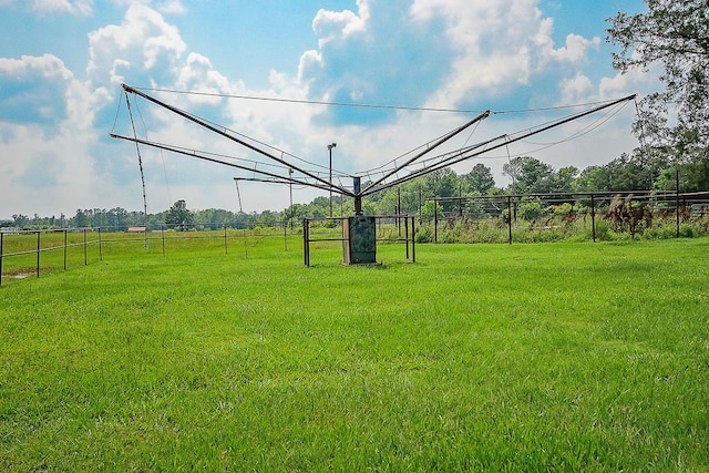 view of yard featuring a rural view