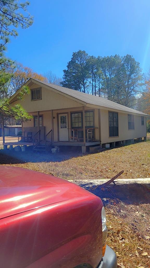 view of front of home featuring a porch