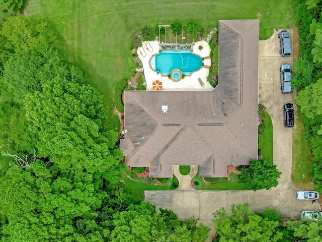 2102 Brentwood Dr, Lufkin, TX 75901 - drone / aerial view of a pool area