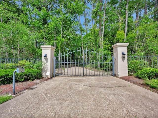 2102 Brentwood Dr, Lufkin, TX 75901 - view of gate