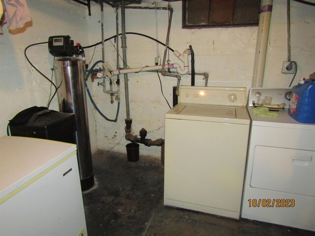 laundry room featuring washer and dryer