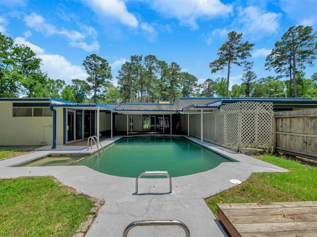 view of swimming pool