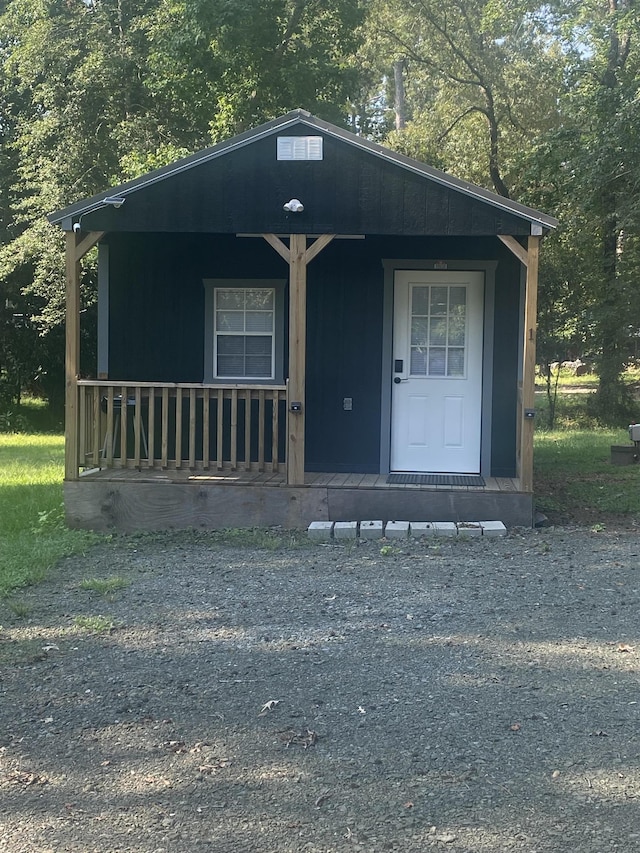 view of front of home featuring a porch