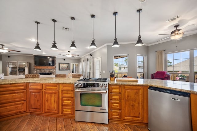 kitchen with visible vents, a ceiling fan, and appliances with stainless steel finishes
