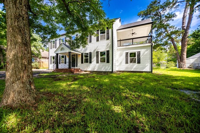 508 Jefferson Ave, Lufkin, TX 74904 - view of front facade with a balcony and ceiling fan