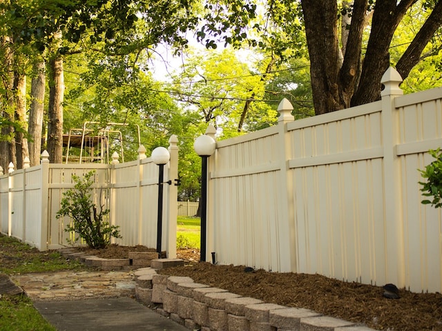 476 Jefferson Ave, Lufkin, TX 75904 - view of yard with fence