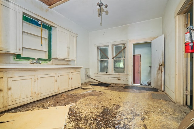 1316 N Raguet, Lufkin, TX 75904 - kitchen featuring light countertops