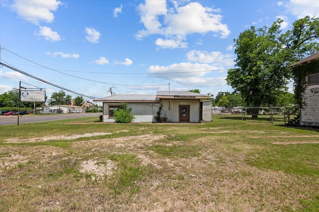 1316 N Raguet, Lufkin, TX 75904 - view of yard featuring driveway