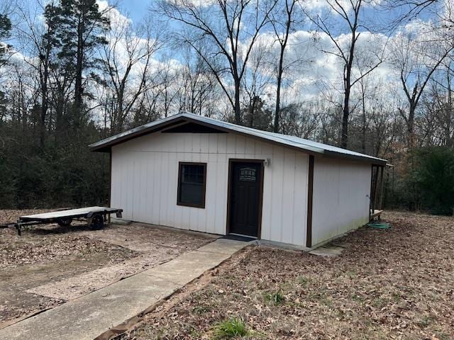 view of outbuilding