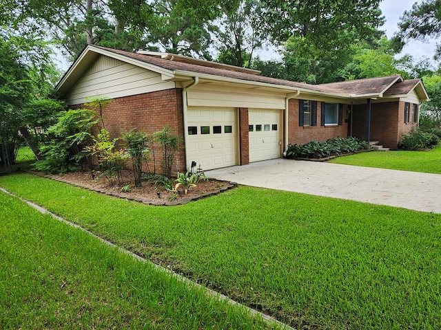 911 Allendale, Lufkin, TX 75904 - single story home featuring brick siding, an attached garage, and concrete driveway