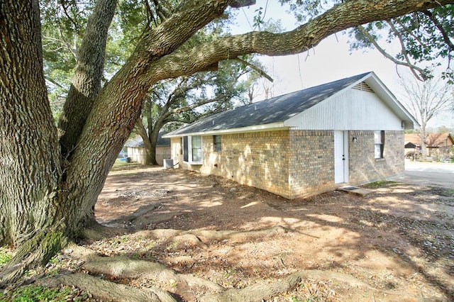 Listing photo 3 for 811 Overstreet Cir, Crockett TX 75835