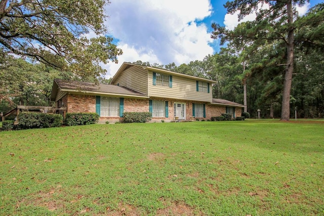 view of front of house featuring a front yard