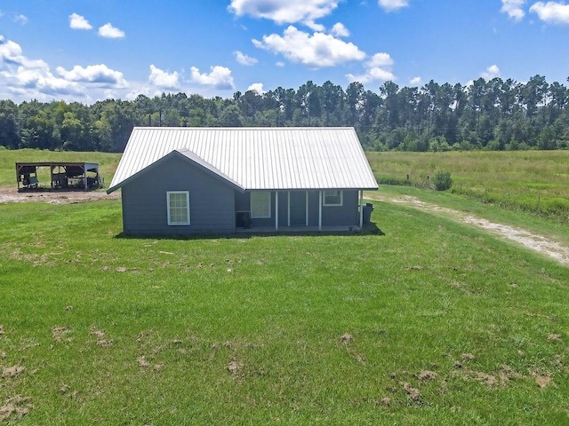 view of front of home with a front yard