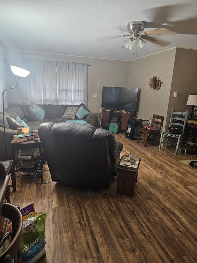 2606 Brentwood Dr, Lufkin, TX 75901 - living room featuring wood finished floors and ceiling fan