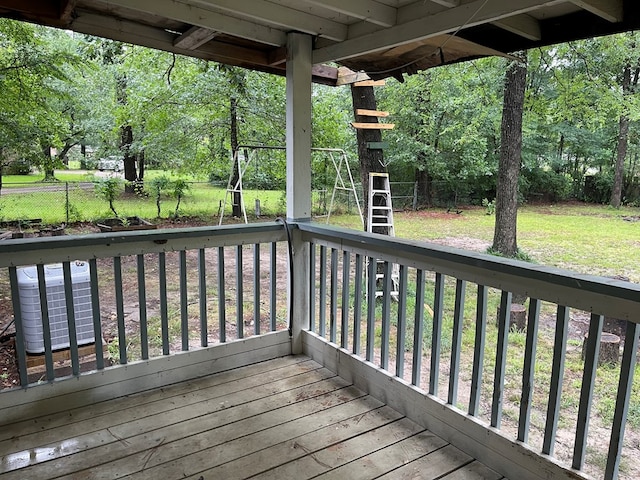414 Ridge Crest St, Lufkin, TX 75901 - view of wooden deck