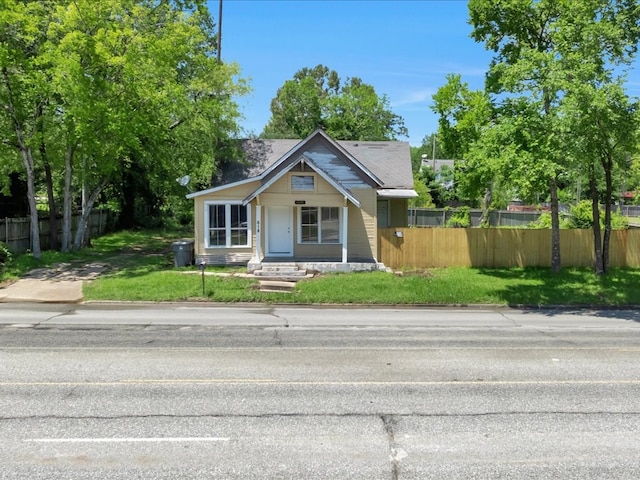 618 Frank St, Lufkin, TX 75904 - view of bungalow