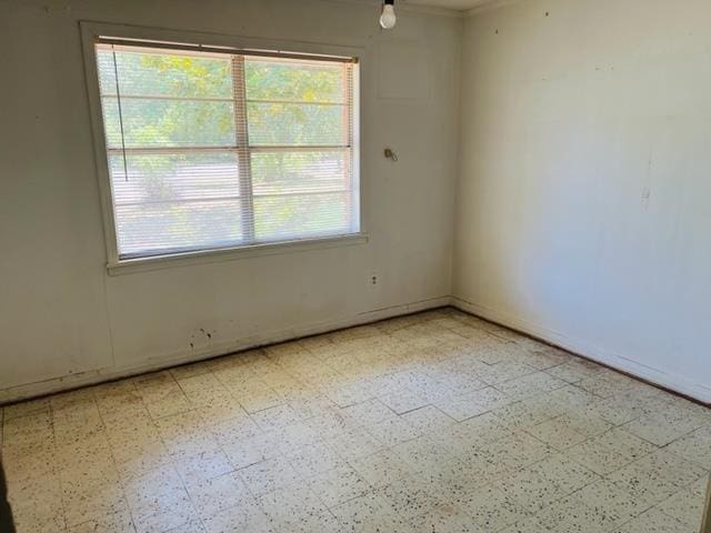 2090 Worth St, Hemphill, TX 75948 - view of empty room