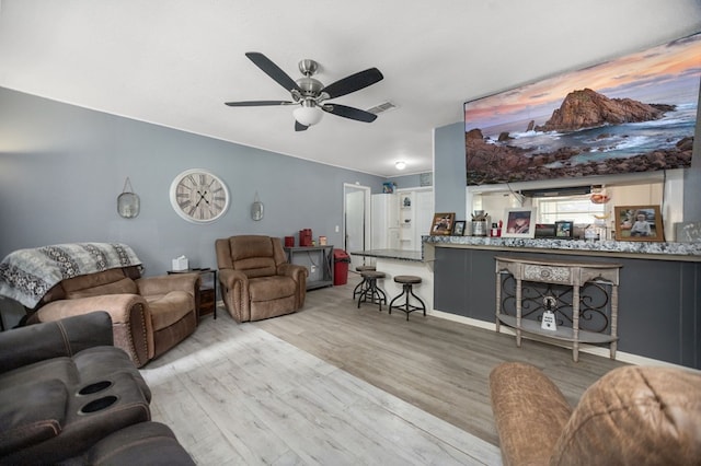 277 Mcclendon Rd, Lufkin, TX 75904 - living room with wood finished floors and a ceiling fan