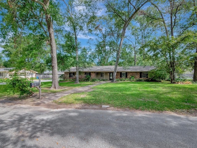 view of front of property with a front yard