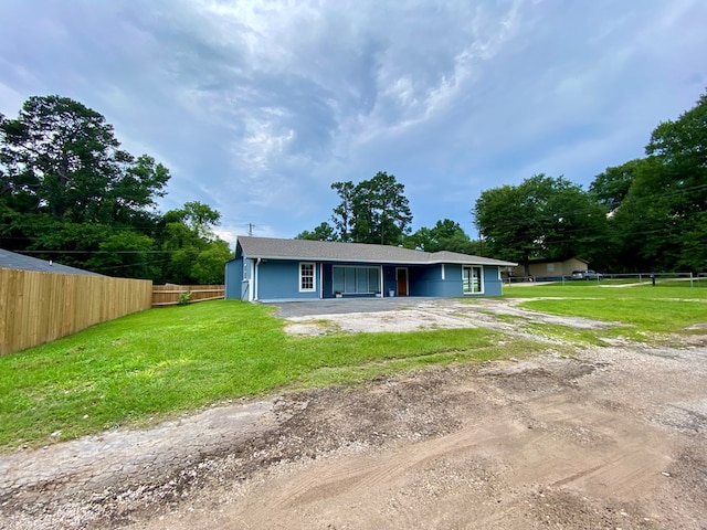 view of front of house with a front lawn