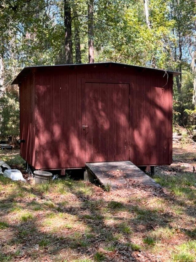 view of outdoor structure