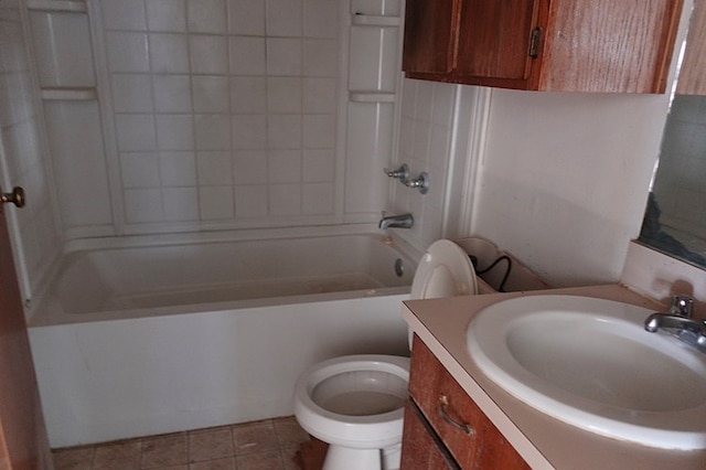 718 Pinewood, Diboll, TX 75941 - bathroom featuring vanity, tub / shower combination, and tile patterned flooring