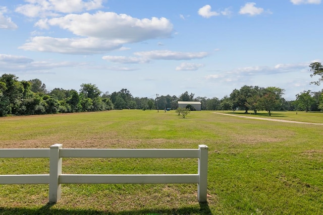 view of yard featuring a rural view