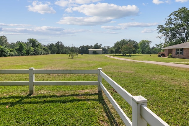 view of yard featuring a rural view