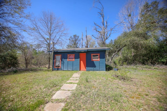view of outbuilding featuring an outbuilding