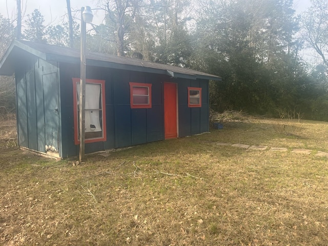 view of outdoor structure featuring an outdoor structure