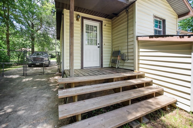 213 Lee Ln, Lufkin, TX 75904 - property entrance with a gate