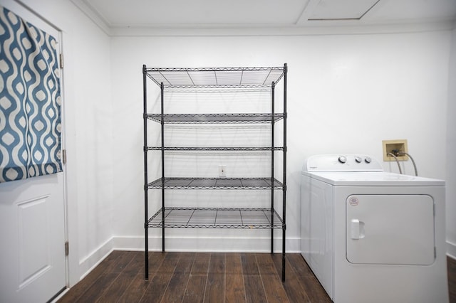 213 Lee Ln, Lufkin, TX 75904 - laundry area featuring washer / clothes dryer and wood finished floors