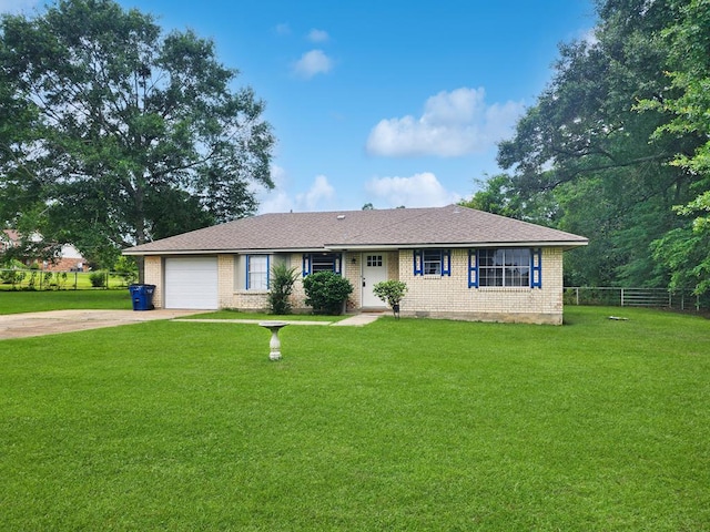 4296 US Highway 190 W, Jasper, TX 75951 - ranch-style home with brick siding, an attached garage, and concrete driveway