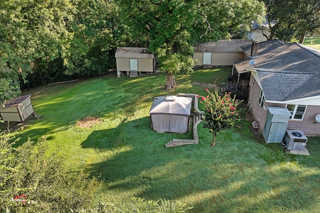 view of yard with a shed