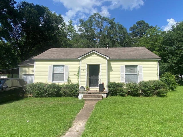 609 Marion Dr, Lufkin, TX 75901 - view of front of property with a front lawn