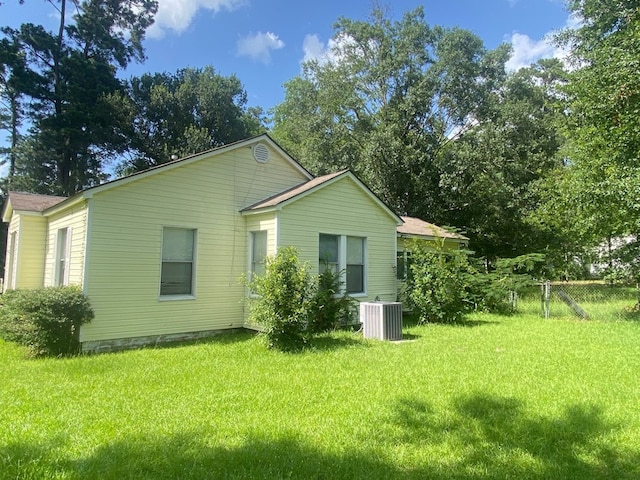 609 Marion Dr, Lufkin, TX 75901 - back of property with a yard