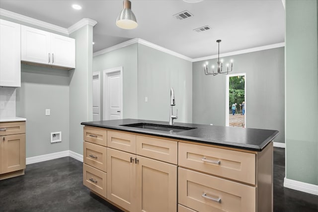 kitchen with sink, crown molding, a chandelier, decorative light fixtures, and light brown cabinetry