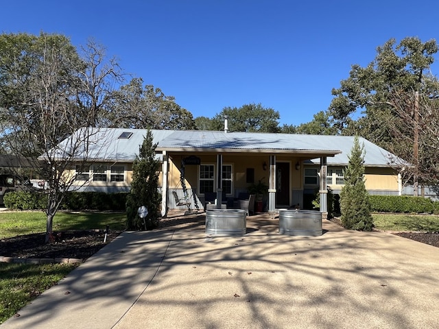 view of front of home with covered porch